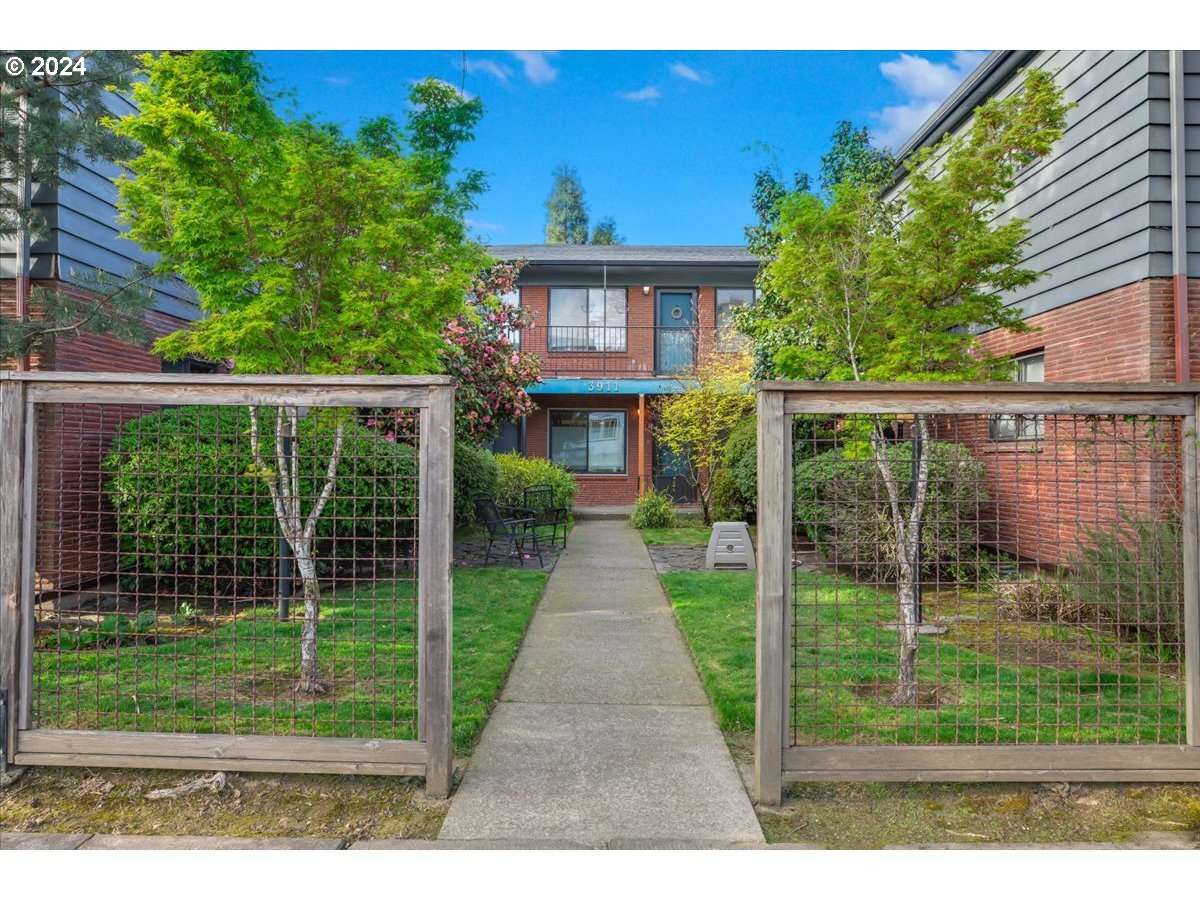 3911 NE Killingsworth St 7  Portland OR 97211 photo