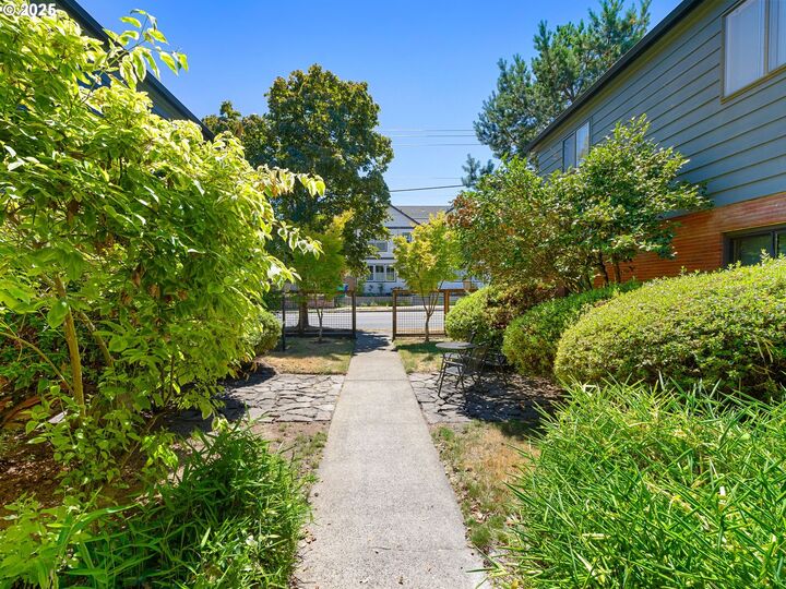 3911 NE Killingsworth St 7  Portland OR 97211 photo