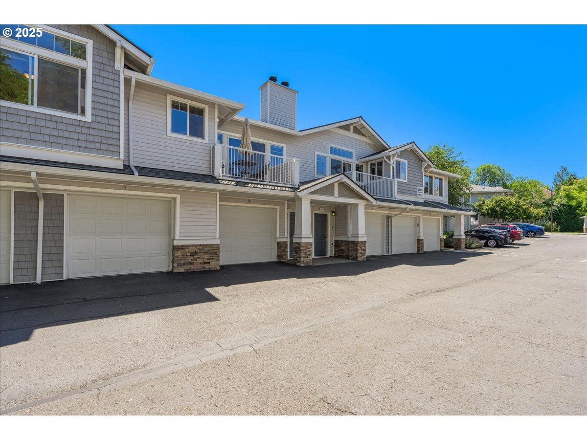 Property Photo:  13682 SW Hall Blvd 3  OR 97223 