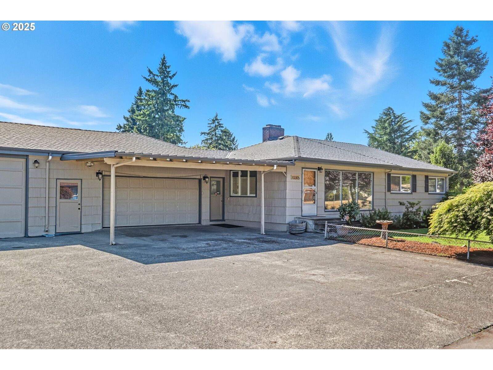 Property Photo: 10305 St Helens Ave WA 98664