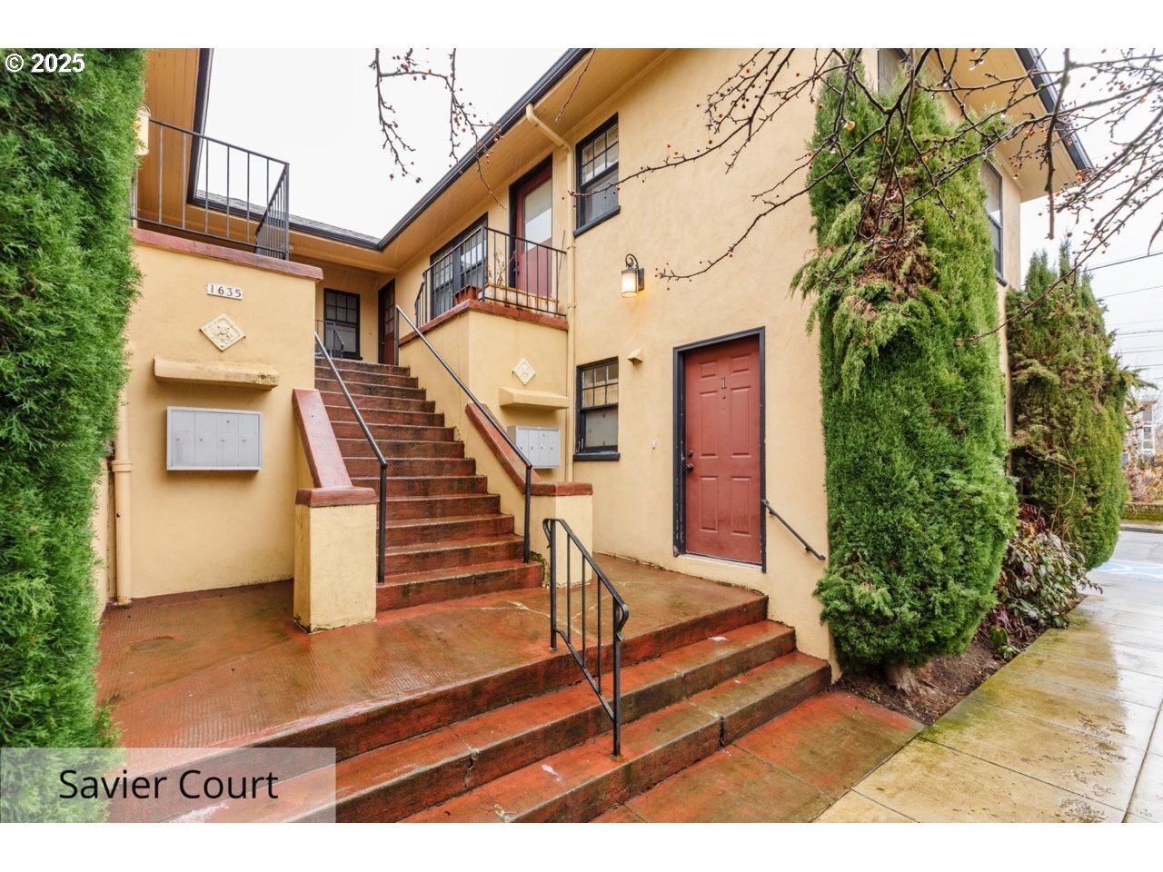 Property Photo: 1635 NW 25th Ave OR 97210