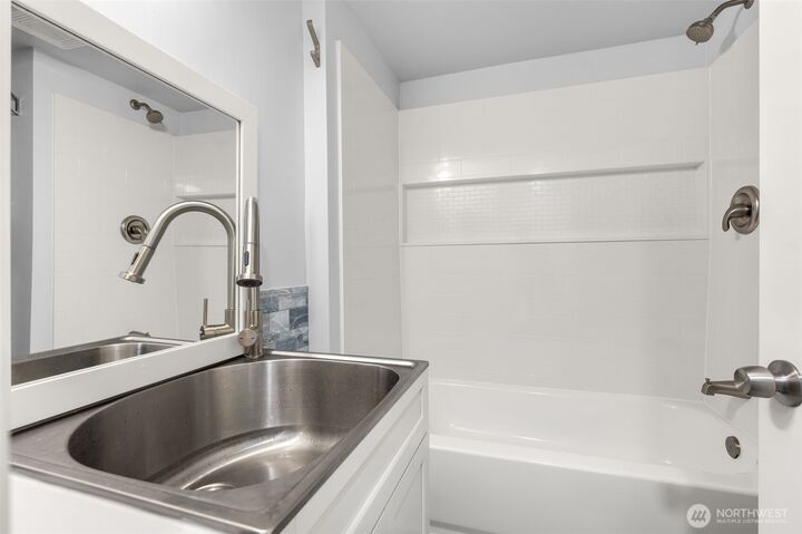Property Photo: 30017 42nd Pl S WA 98001
