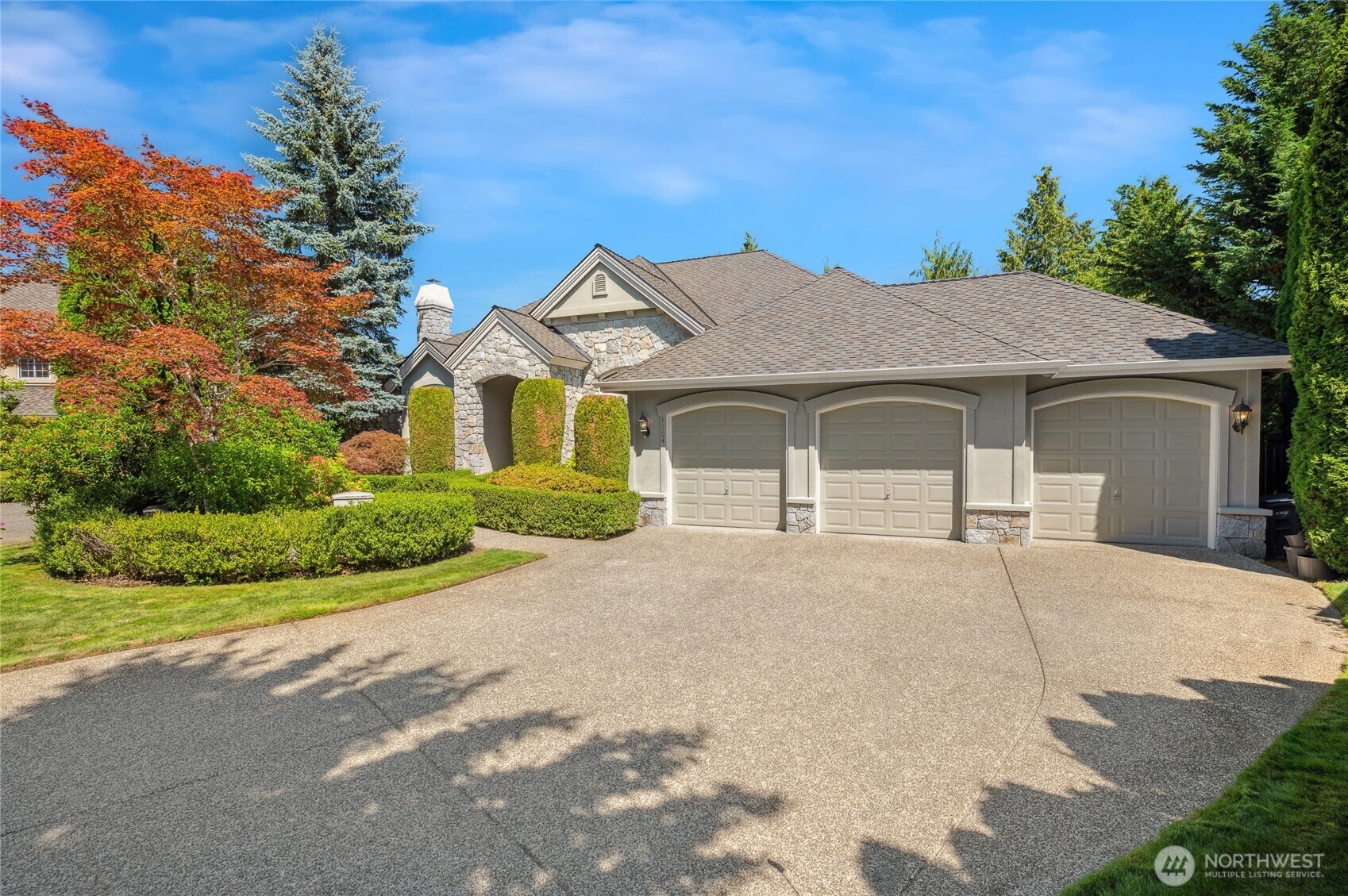 Property Photo:  1104  268th Way SE  WA 98075 