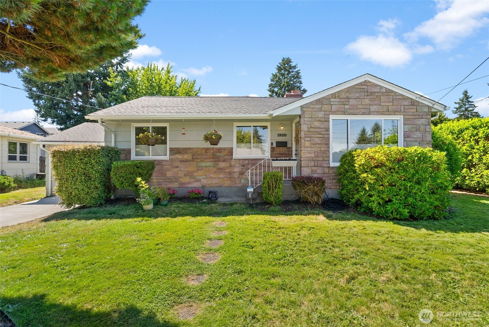 Property Photo:  1920 N Ferdinand Street  WA 98406 