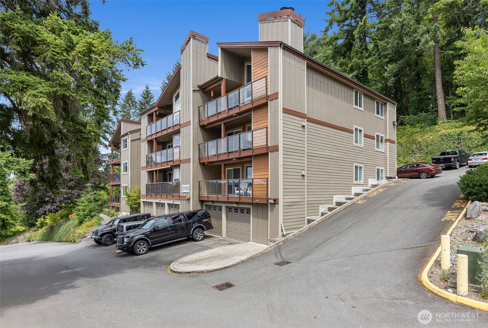 Property Photo:  8980  Redmond Woodinville Road NE 101  WA 98052 