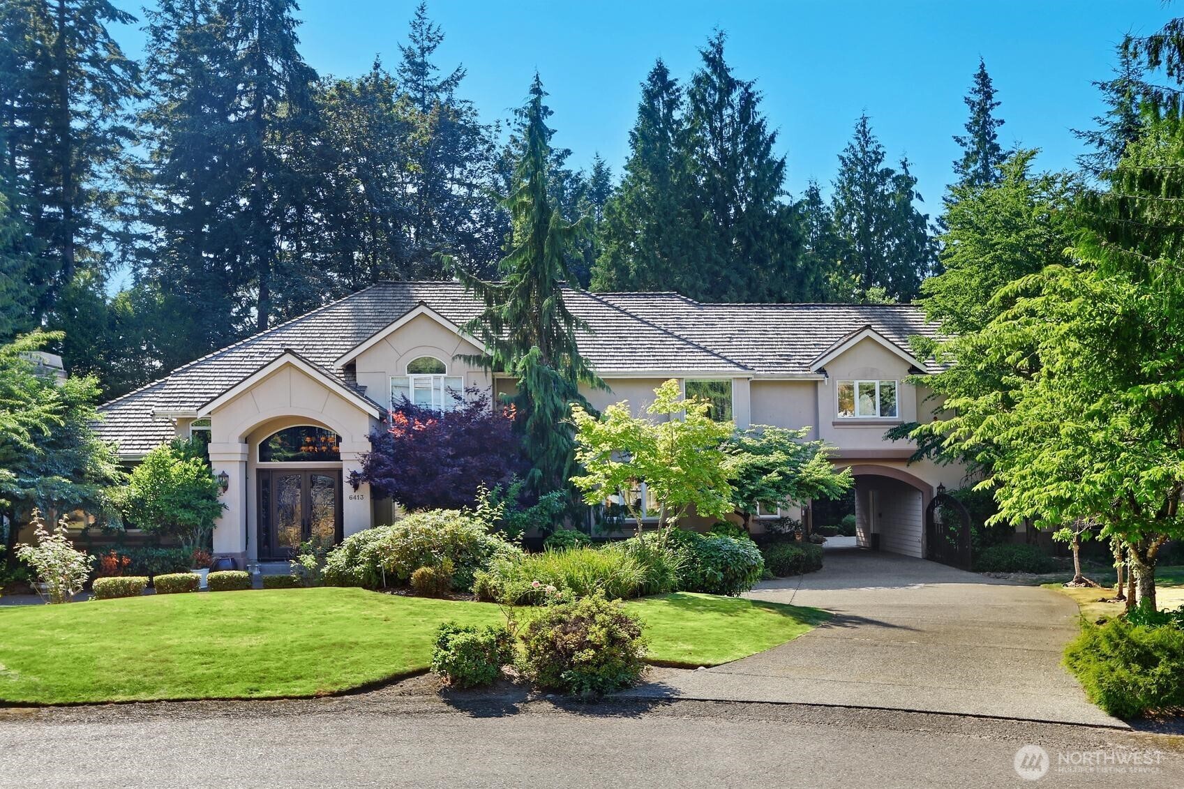 Property Photo: 6413 163rd Place SE WA 98006