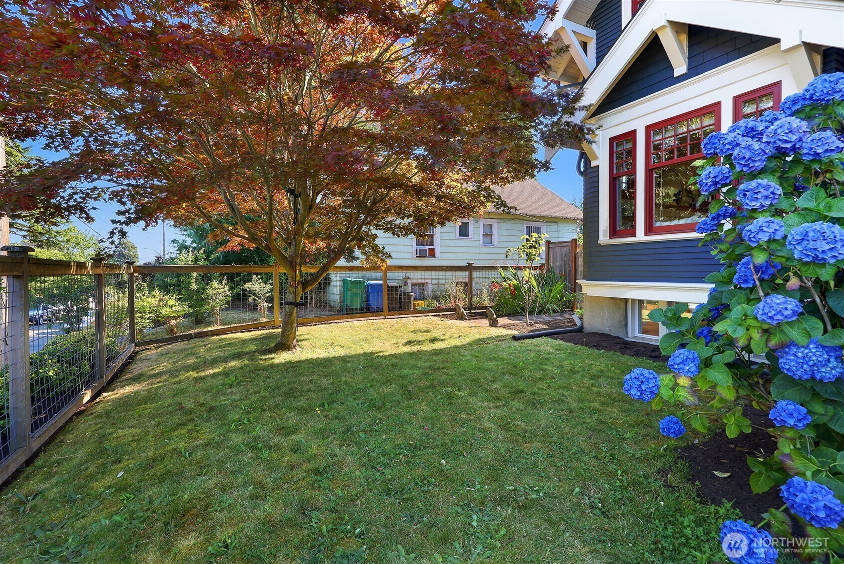 Property Photo: 6753 5th Avenue NW WA 98117