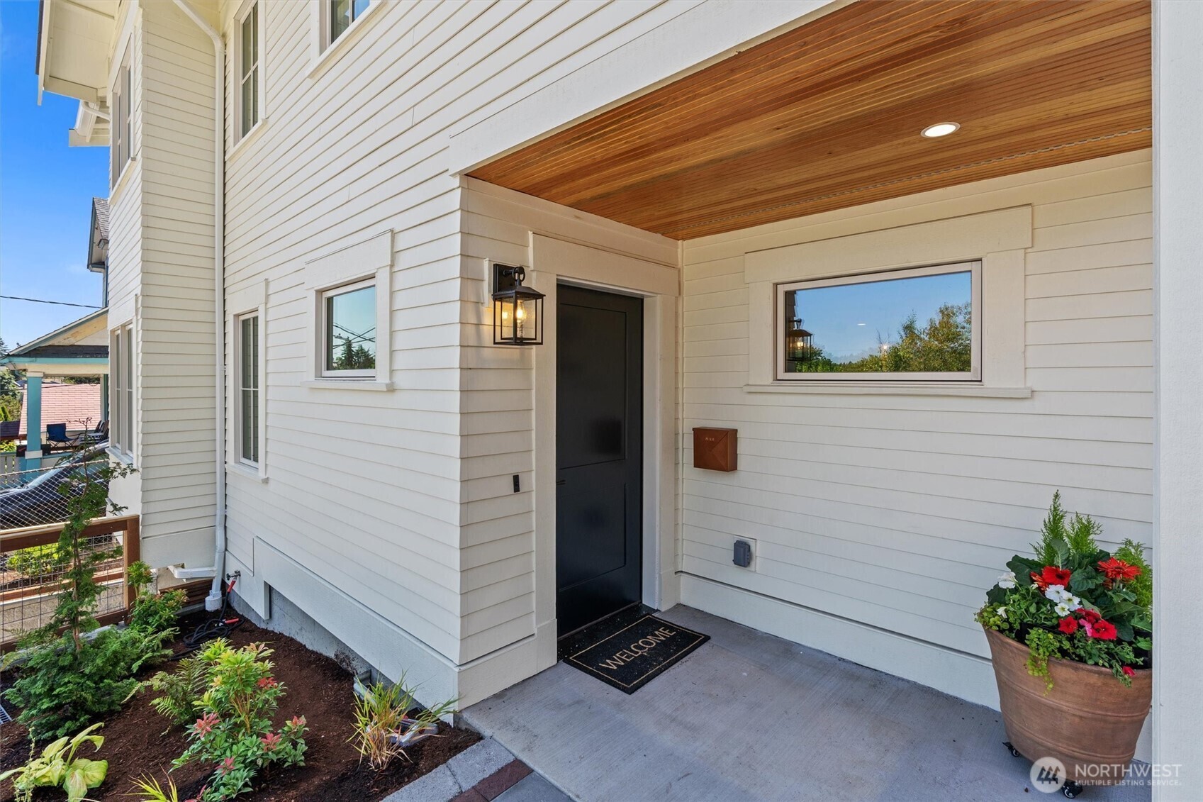 Property Photo: 4402 Letitia Avenue S WA 98118