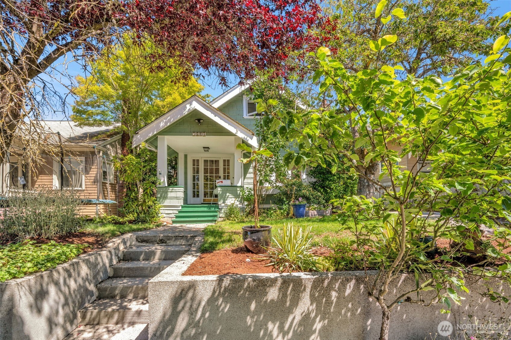 Property Photo: 5618 12th Avenue NE WA 98105