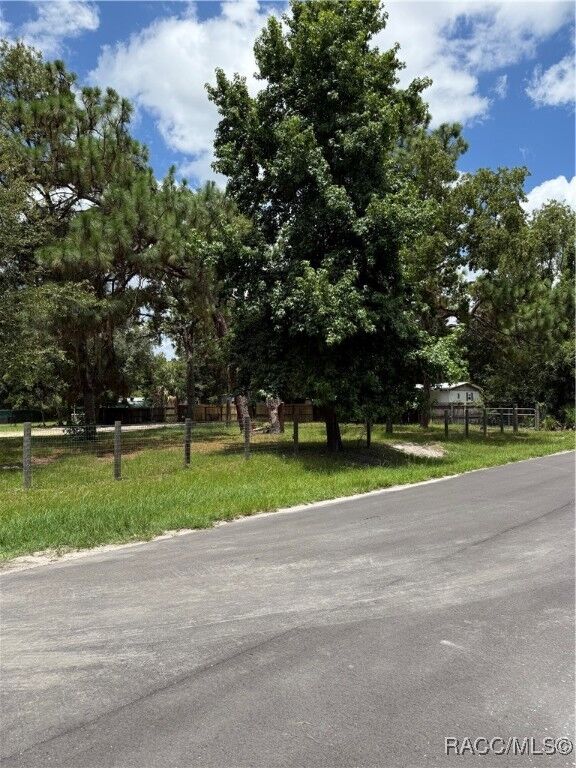 Property Photo: 850 Rhyme Street FL 34429