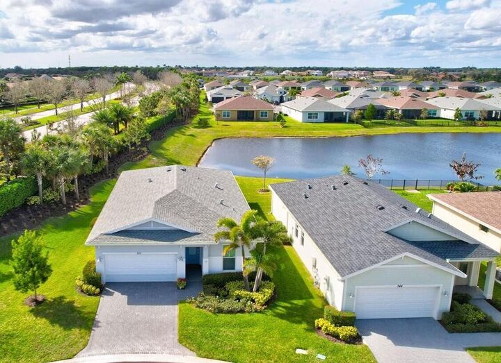 Property Photo:  548 SE Plumeria Drive  FL 34984 