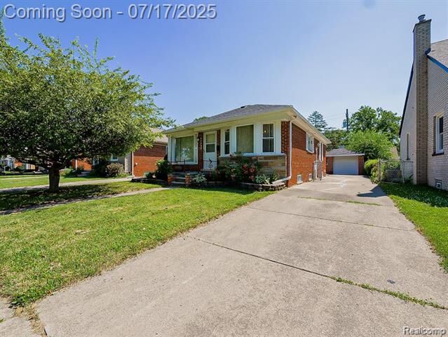 Property Photo: 11322 Leverne MI 48239