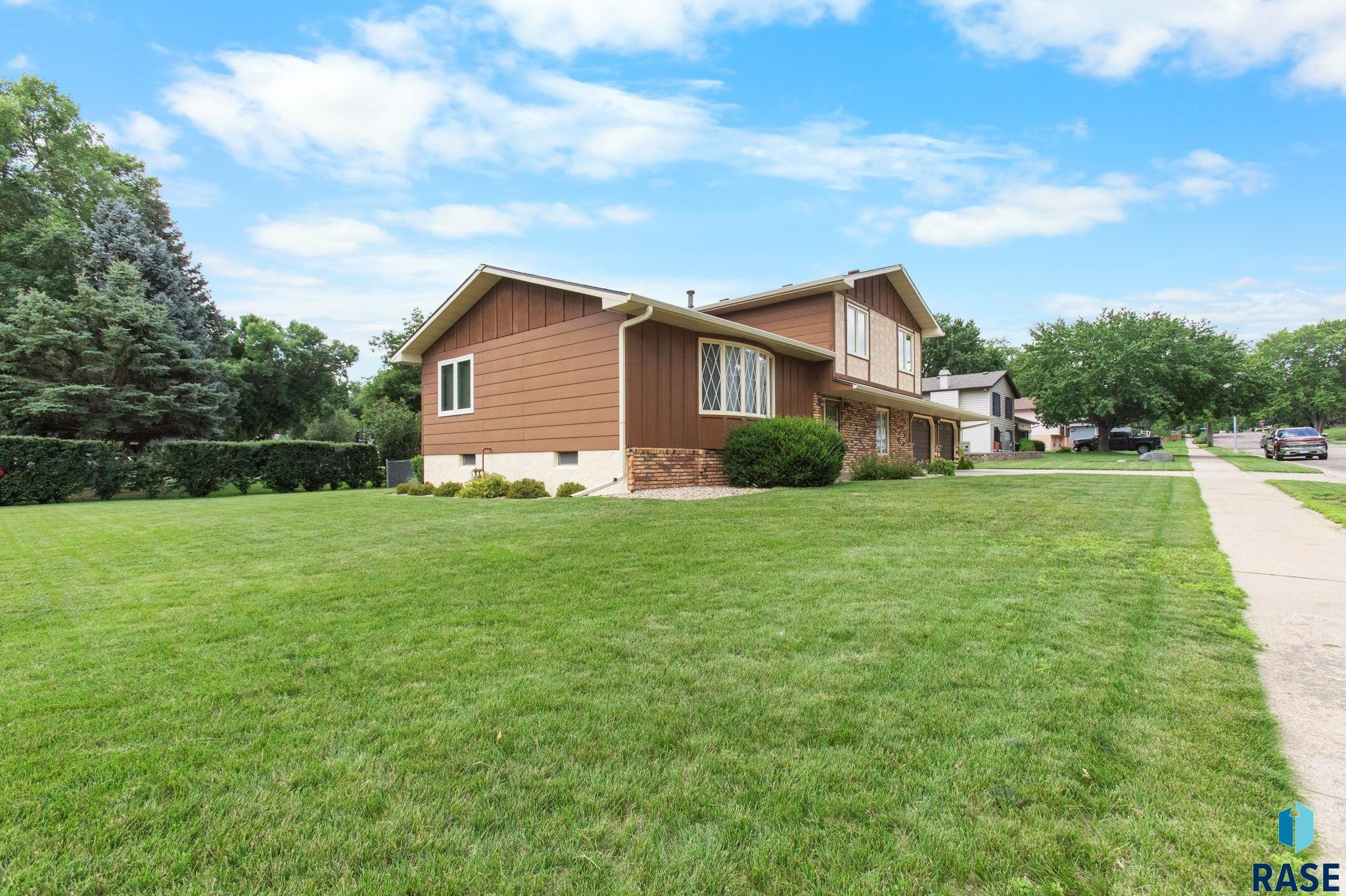 Property Photo:  5801 W Westminster Dr  SD 57106-0664 