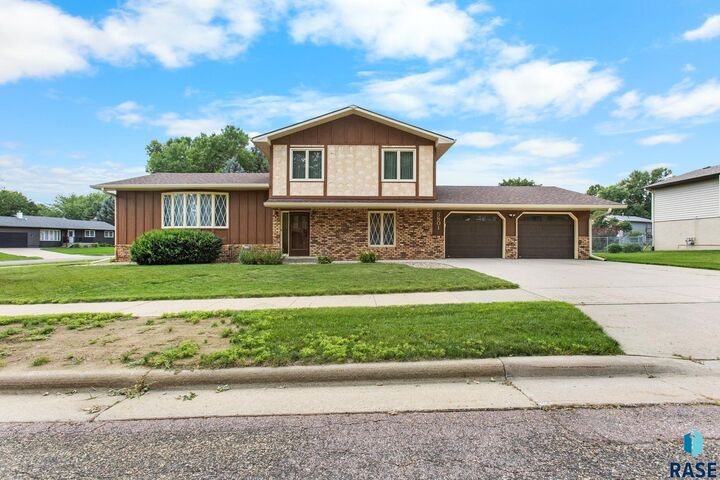 Property Photo: 5801 W Westminster Dr SD 57106-0664
