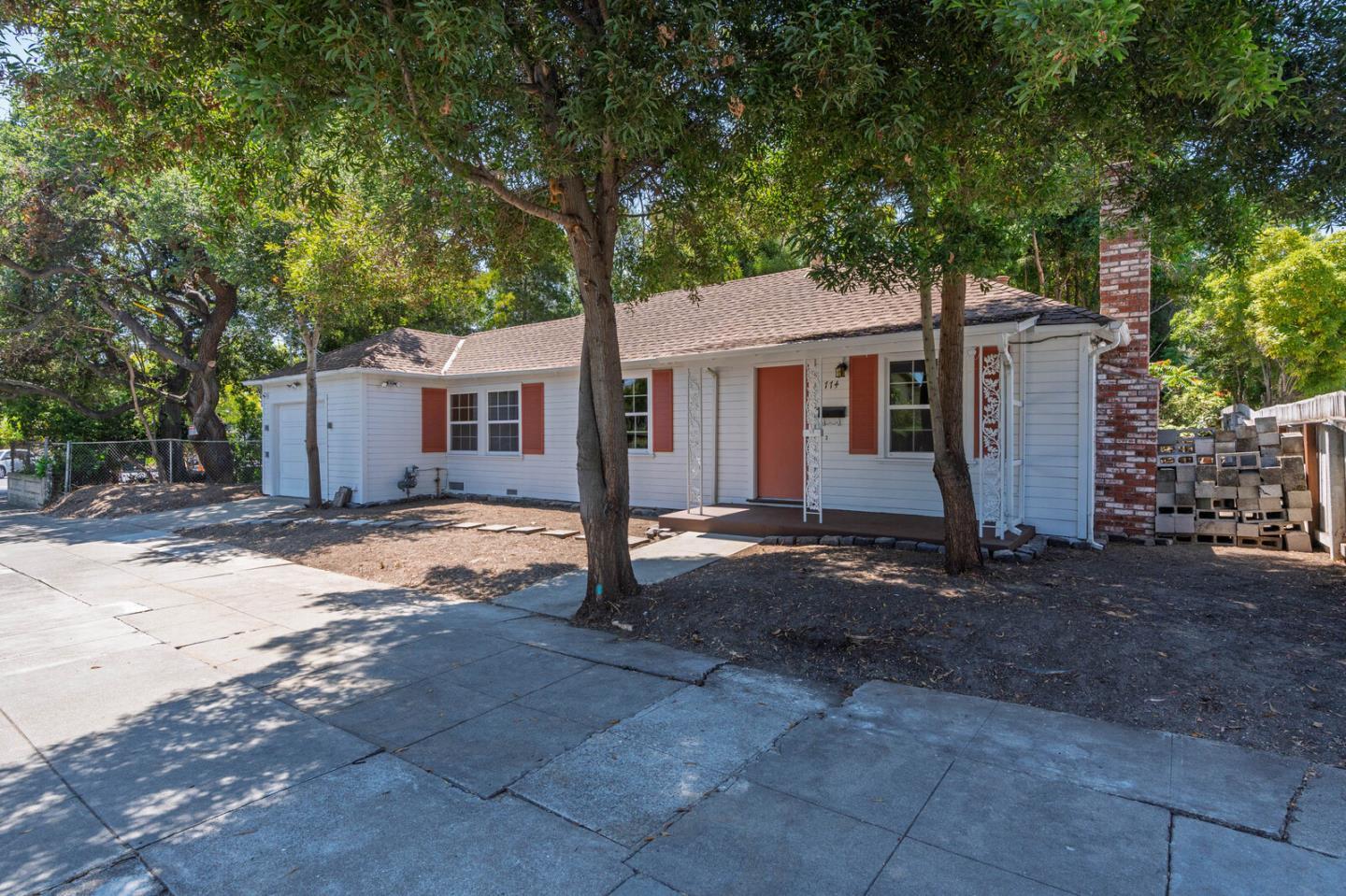 Property Photo:  774 Chestnut Street  CA 94070 