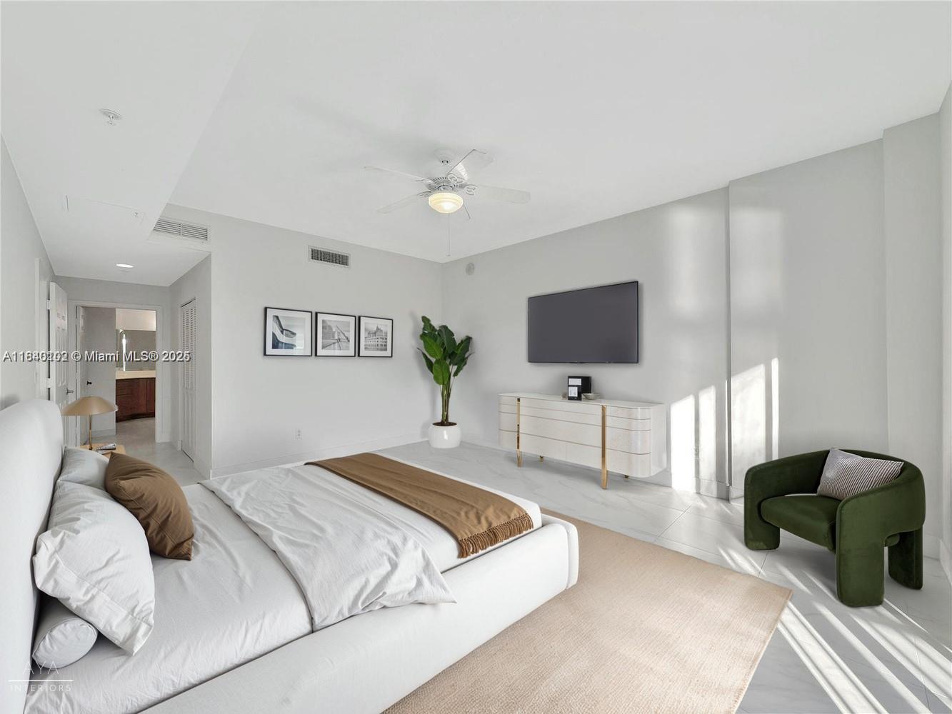 Property Photo: 8390 SW 72nd Ave 106 FL 33143