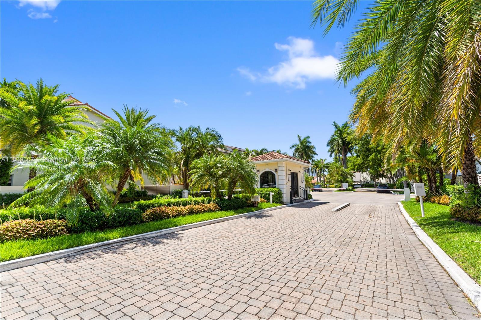 Property Photo: 21200 Harbor Way 118-11 FL 33180