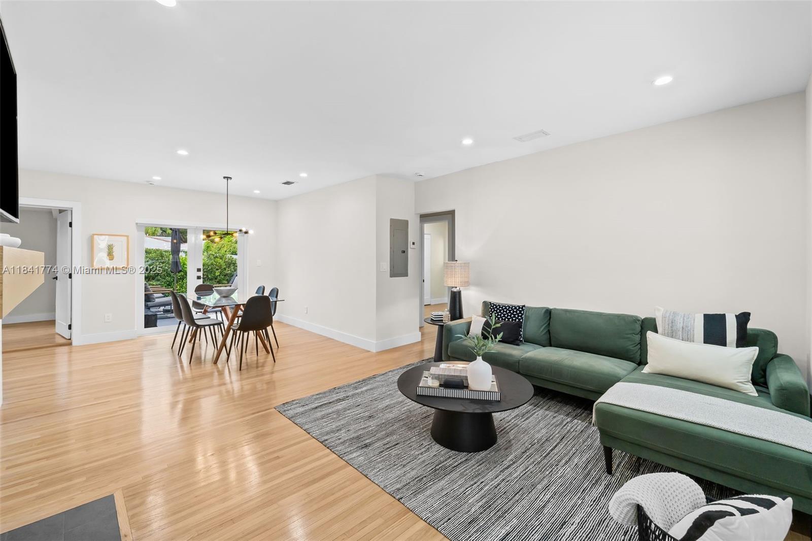 Property Photo: 829 Granada Groves Ct 0 FL 33134