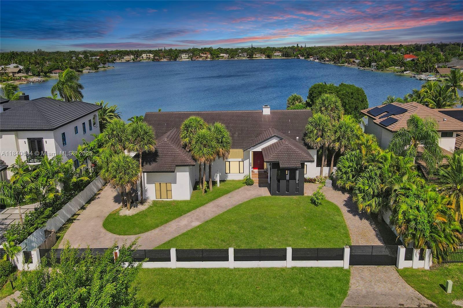 Property Photo: 13724 SW 92nd Ct FL 33176