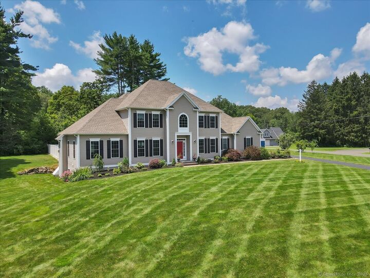 4 Aspenwood  Avon CT 06001 photo