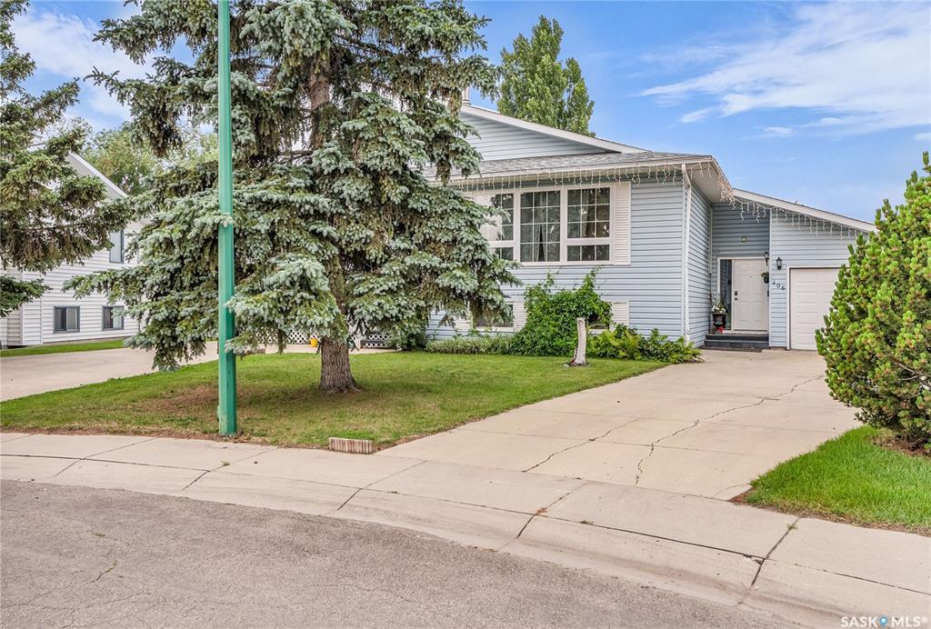 Property Photo: 406 & 408 Gillam Crescent SK S7N 3R6