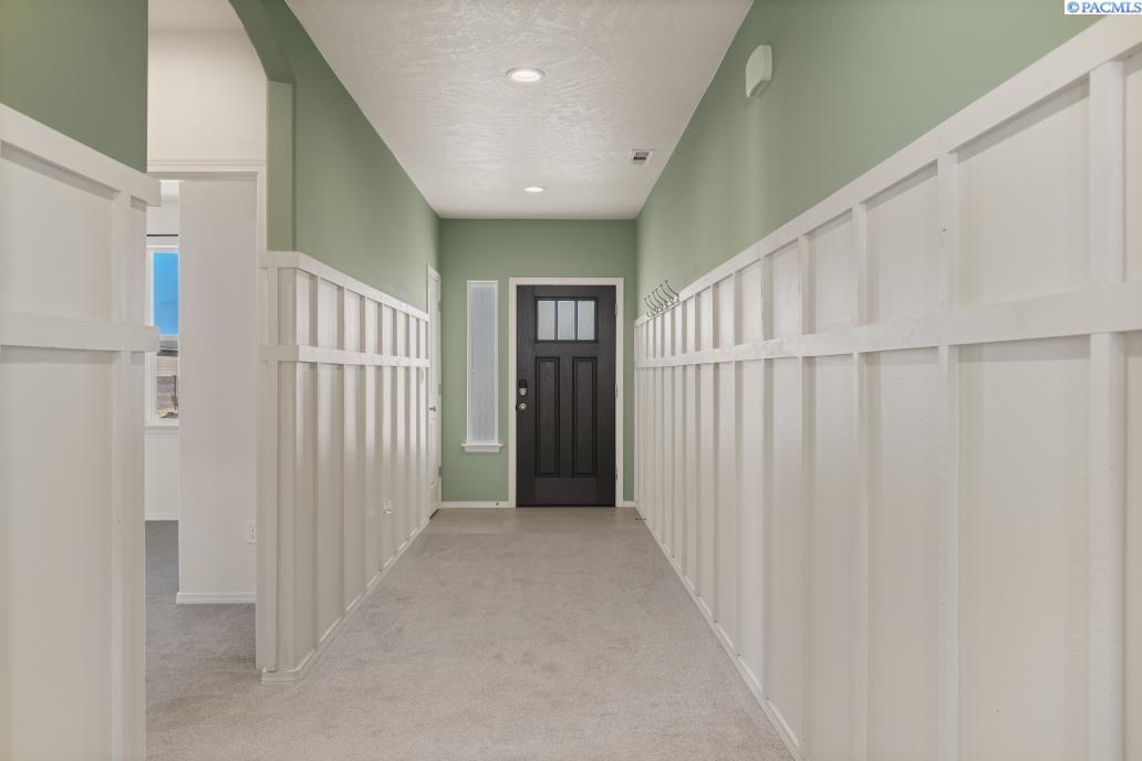 Property Photo: 6824 W 27th Ave WA 99338
