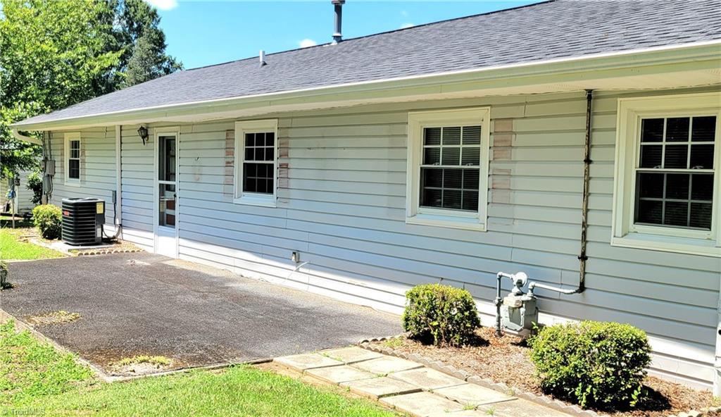 Property Photo: 1210 Ellerbe Court NC 27288