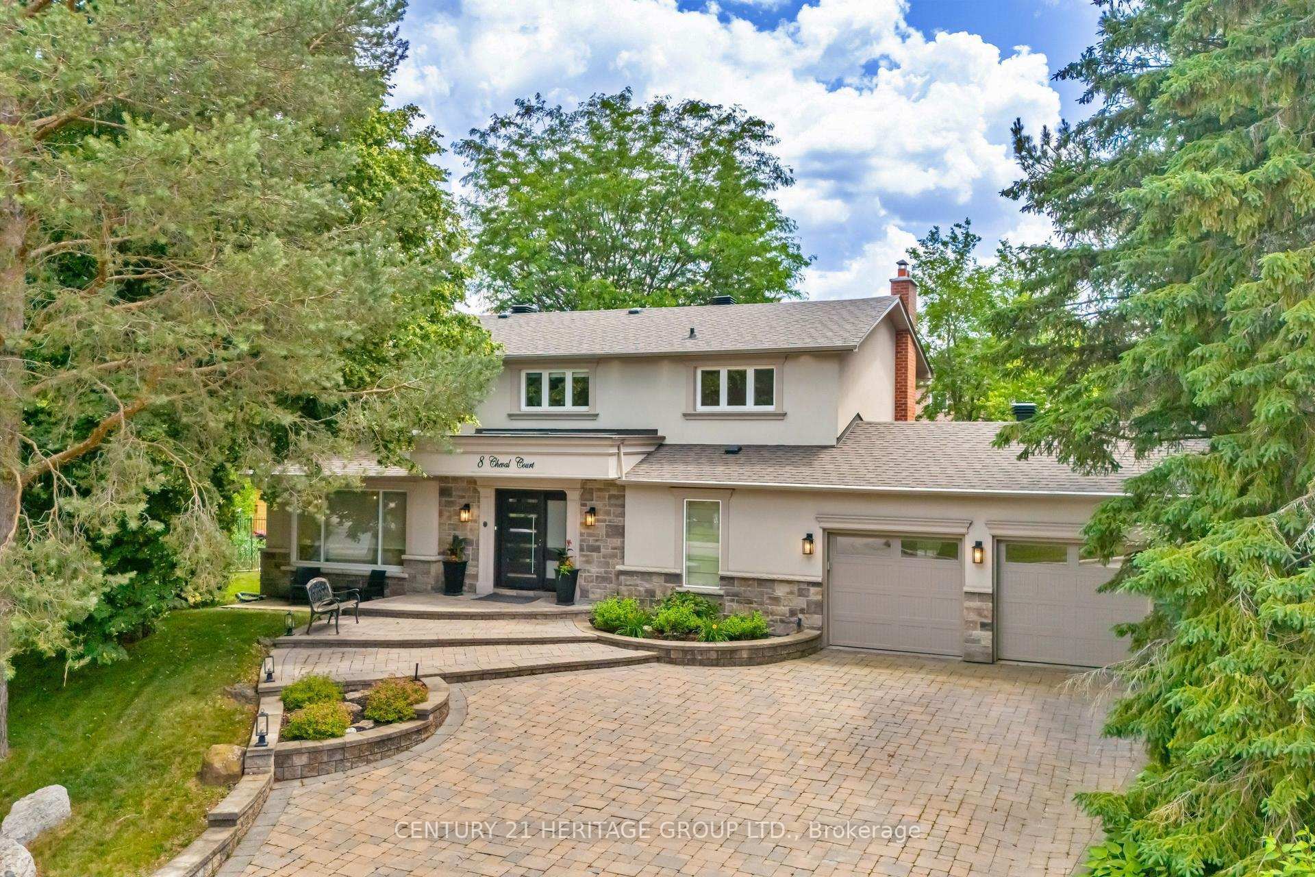 Property Photo:  8 Cheval Court  ON L4E 2N7 