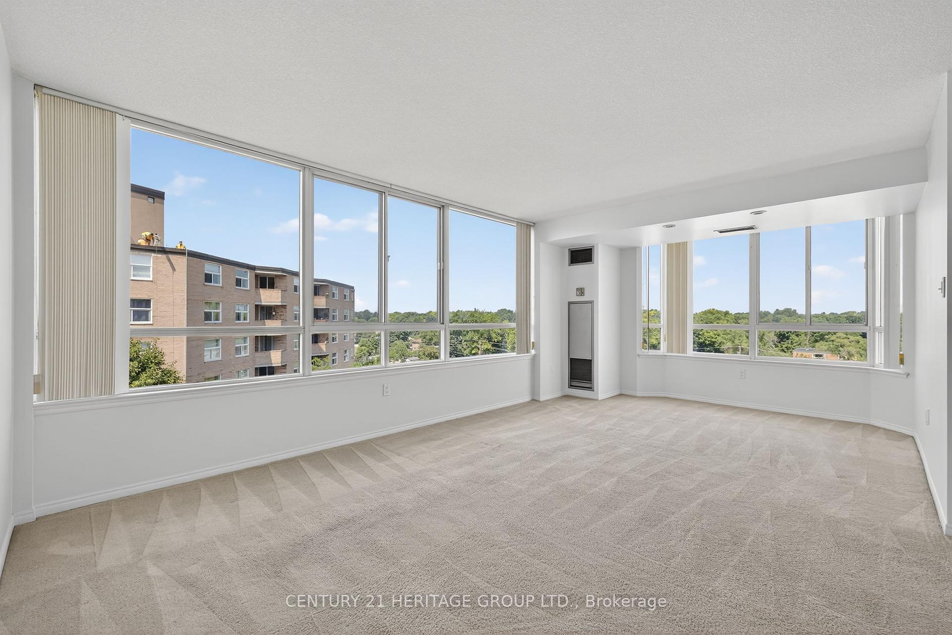 Photo de la propriété:  270 Davis Drive 1003  ON L3Y 8K2 