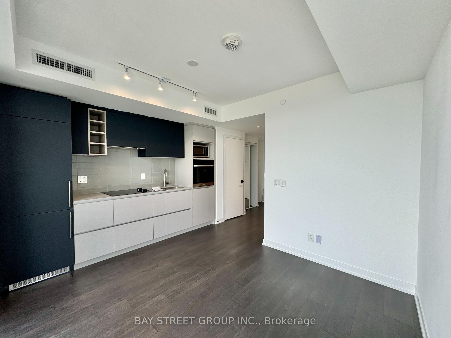 Property Photo: 319 Jarvis Street 4212 ON M5B 0C8