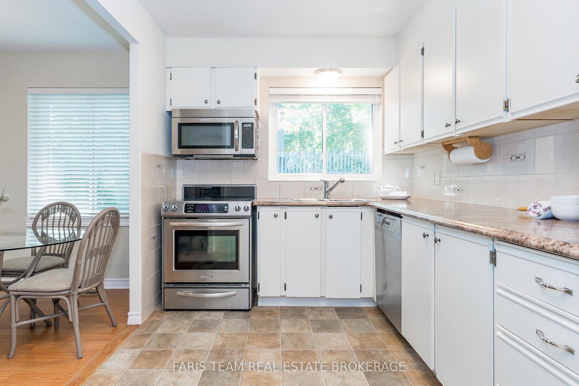 Property Photo: 696 King Street 48 ON L4R 5B7