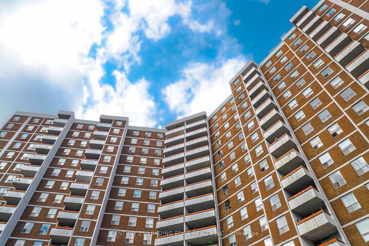 10 Edgecliff Golfway 617  Toronto ON M3C 3A3 photo