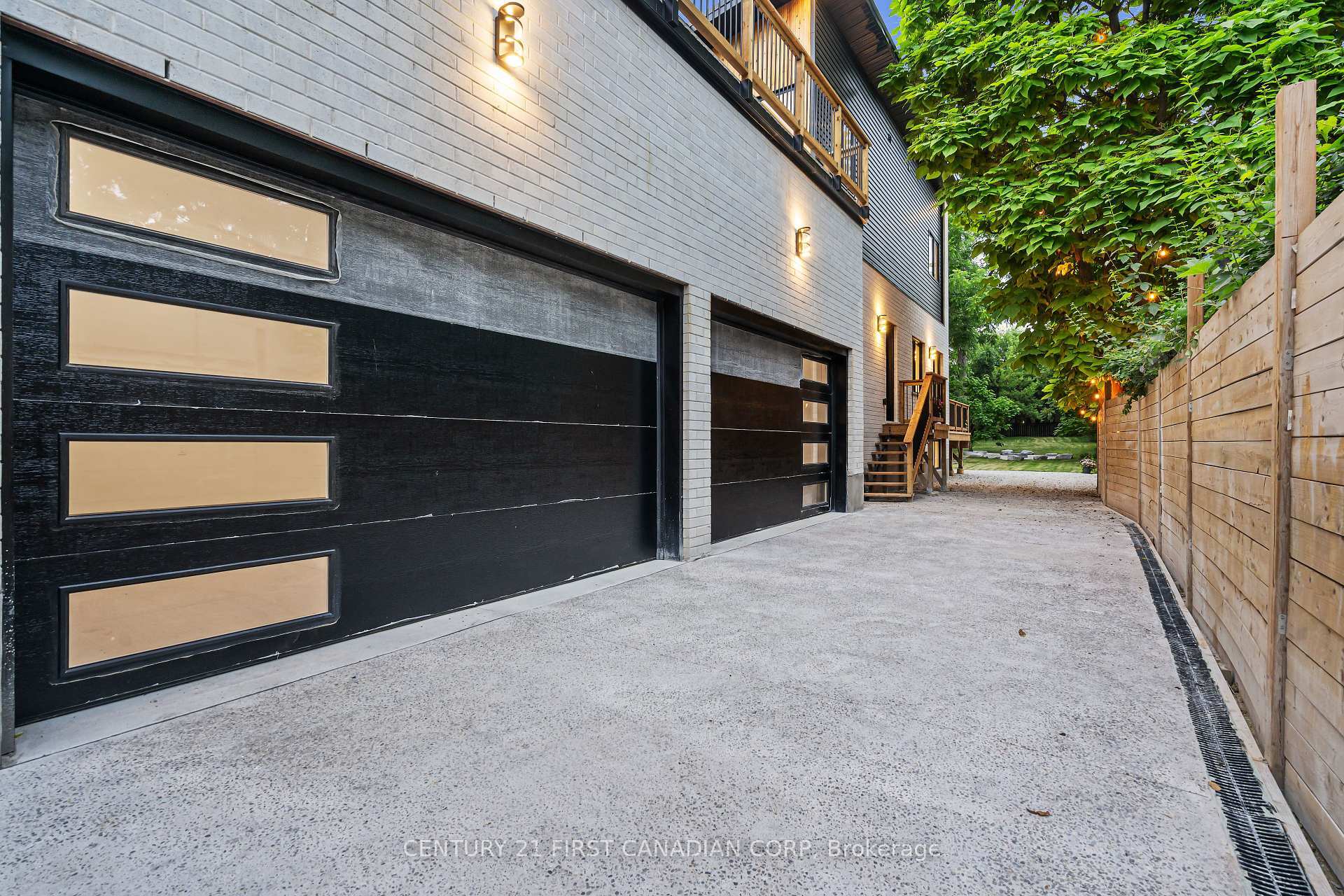 Photo de la propriété: 858 William Street ON N5Y 2S3