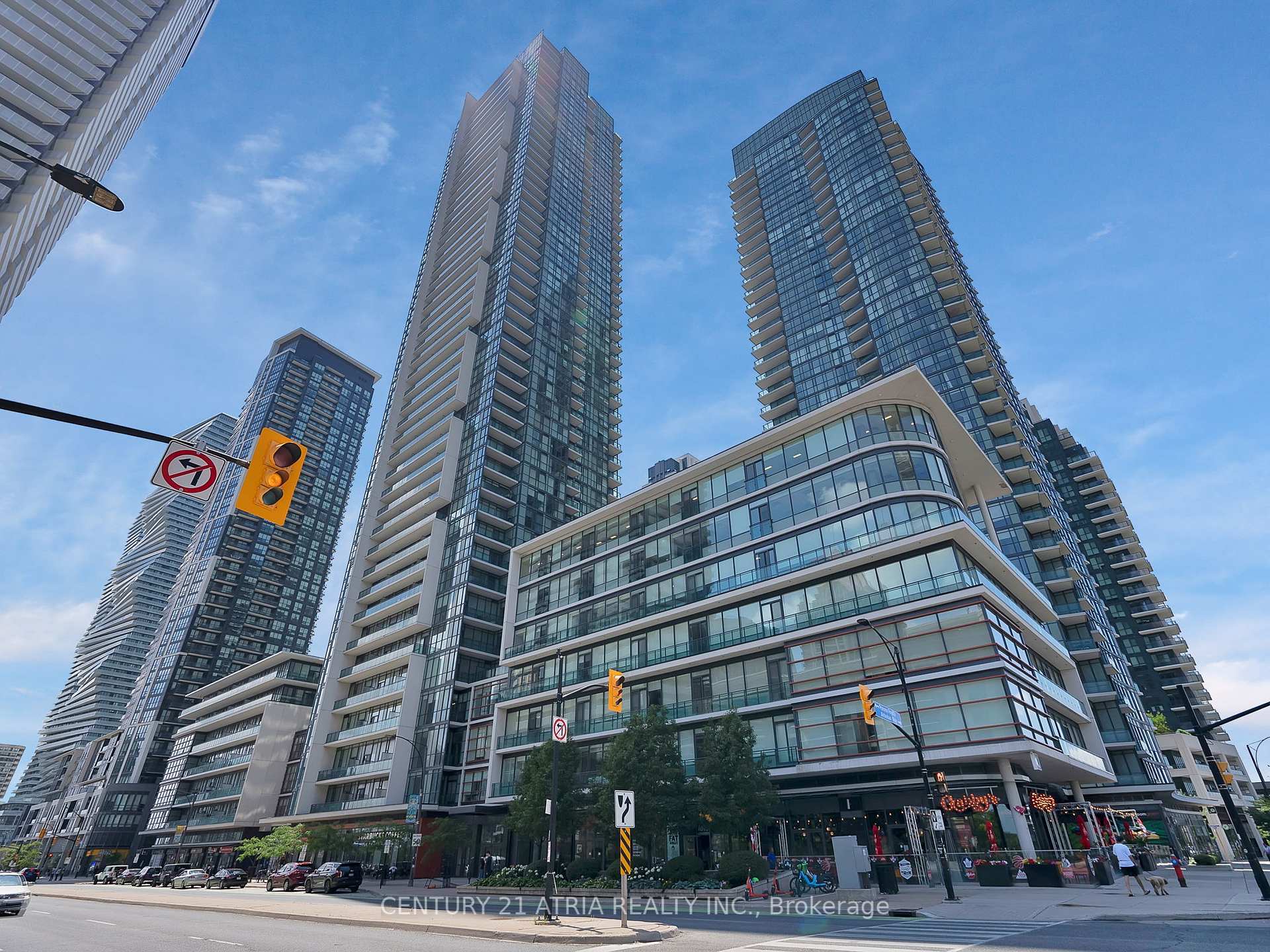 Property Photo: 4070 Confederation Parkway 3803 ON L5B 0E9