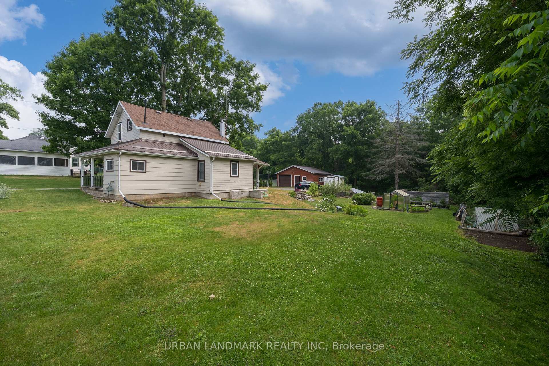 Property Photo: 41 Dingman Street ON K0K 2K0