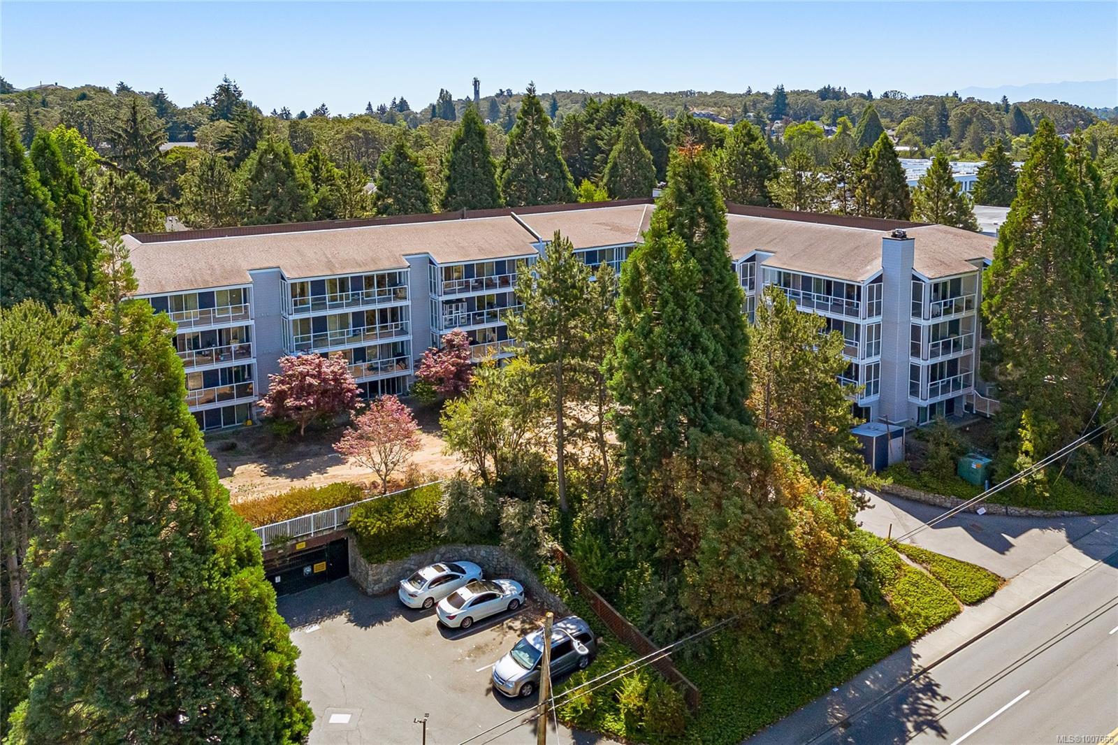 Property Photo: 3277 Quadra St 403 BC V8X 4W9