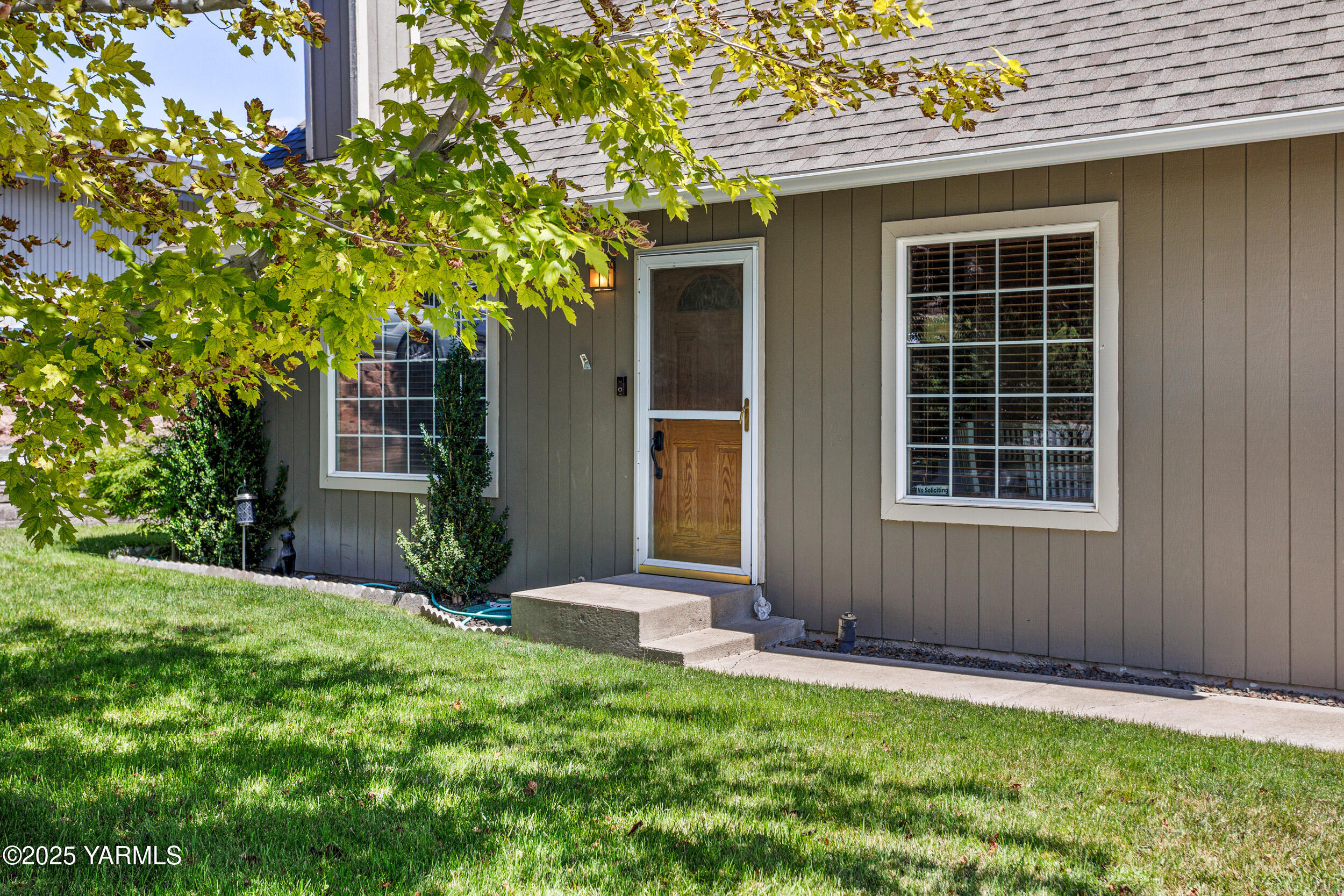 Property Photo: 109 S 58th St WA 98901