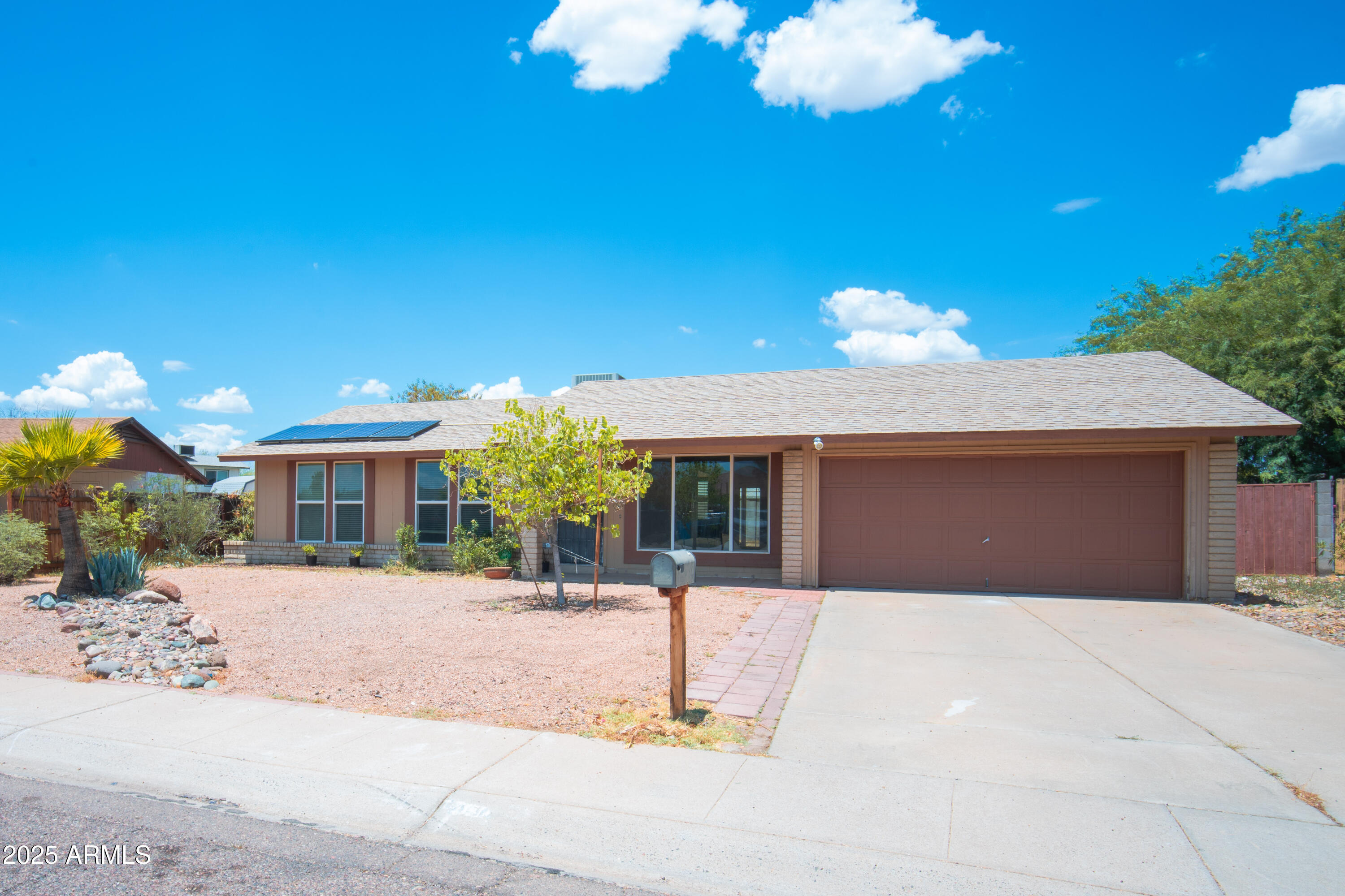 1480 W Montoya Lane  Phoenix AZ 85027 photo