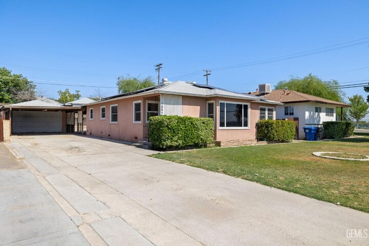 Property Photo: 1805 Morgan Lane CA 93306