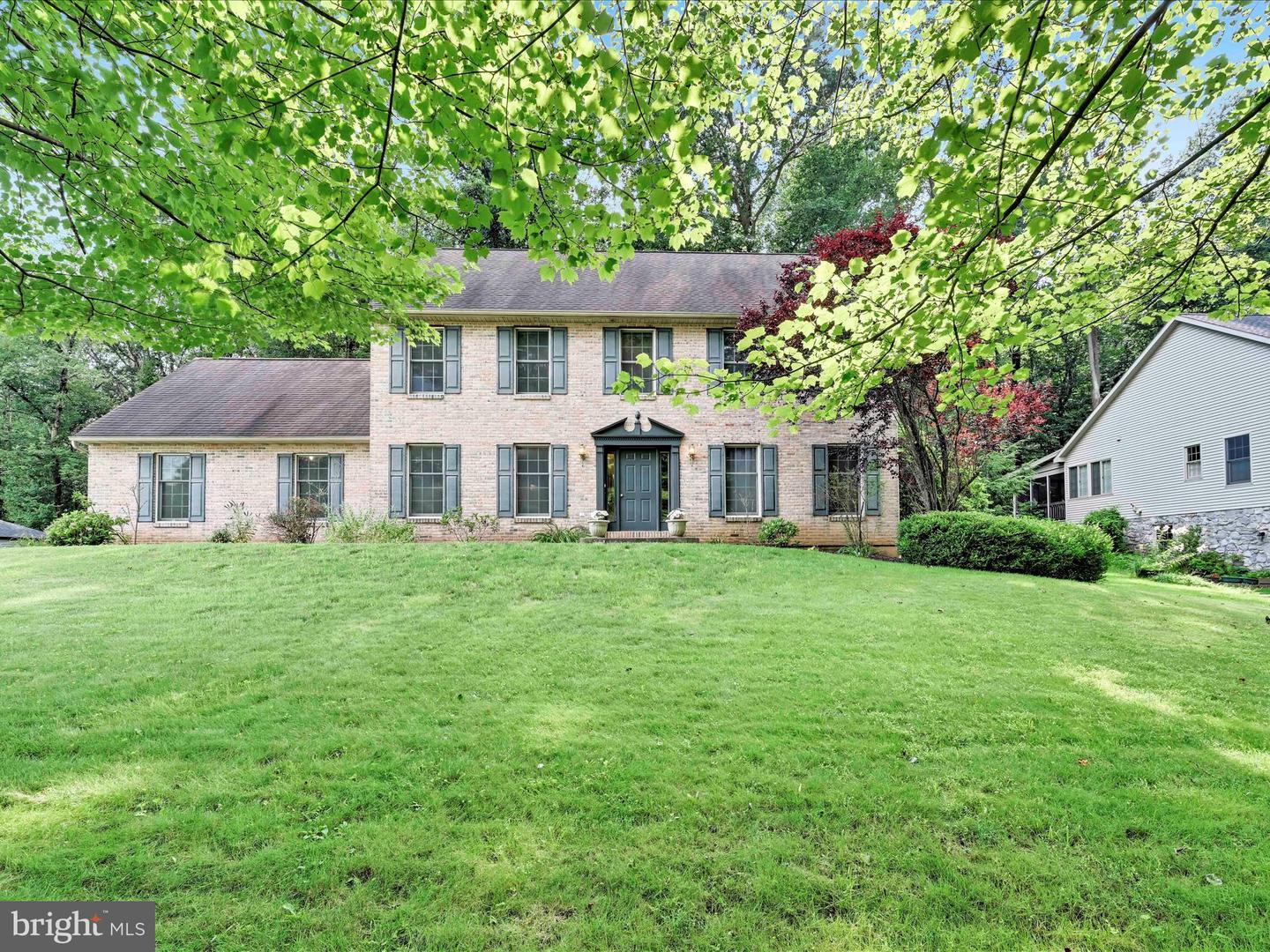 Property Photo:  526 Woodland Circle  PA 17042 