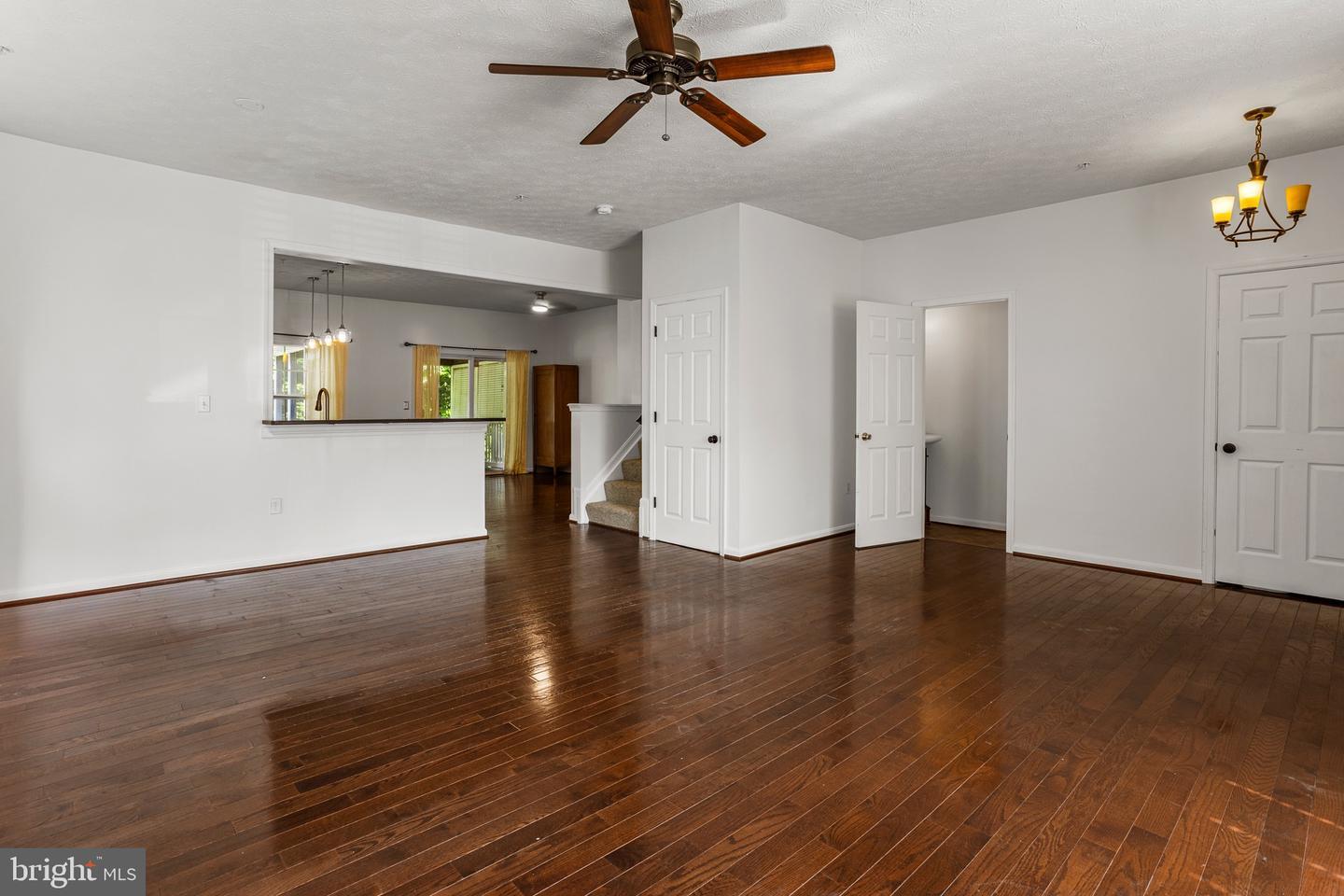 Property Photo: 8220 Silverton Court MD 20732