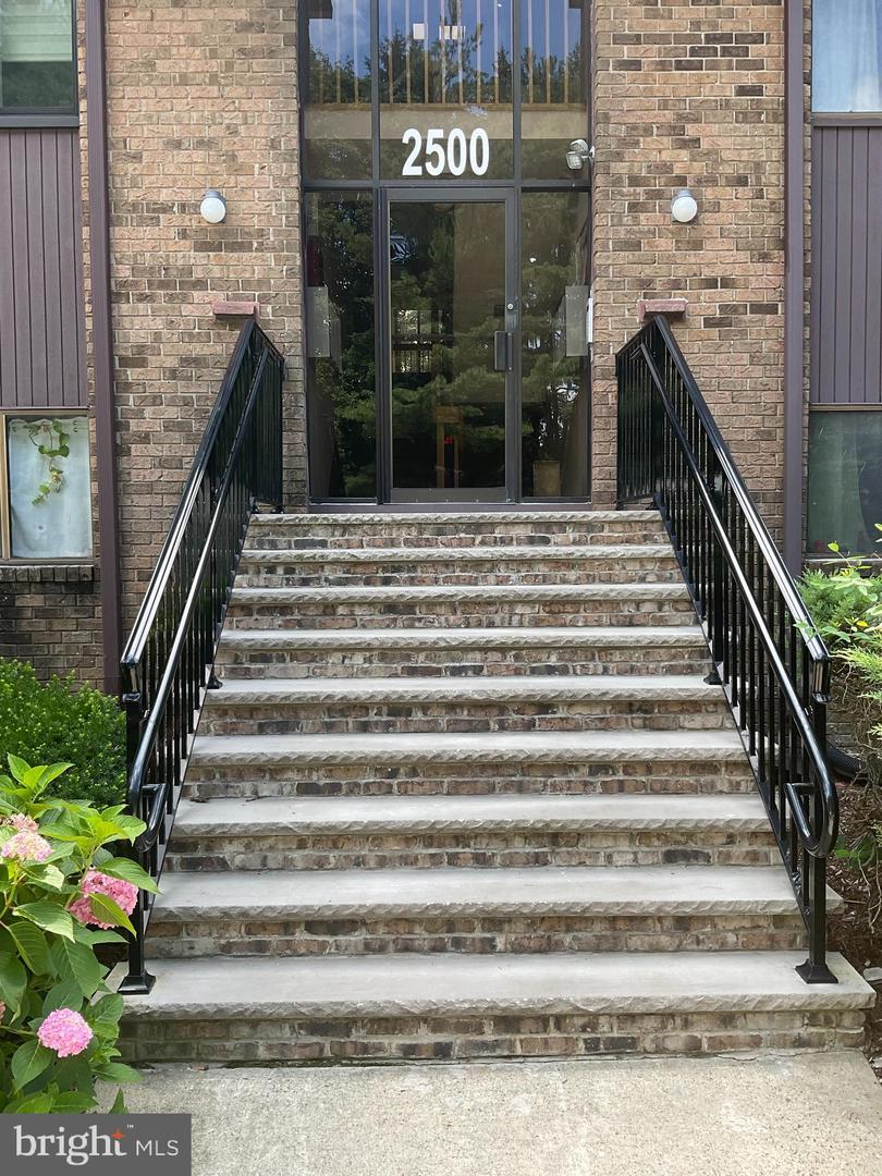 2523 Old Stone Mill Drive 2523  Cranbury NJ 08512 photo