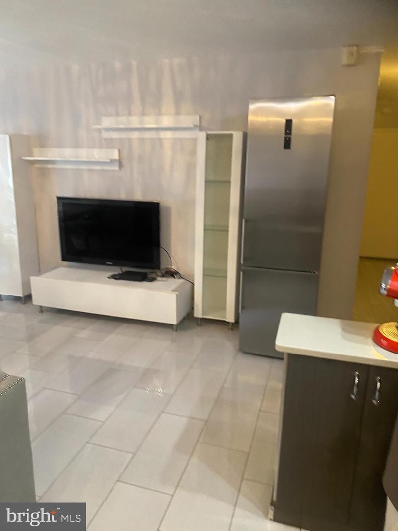 Property Photo:  2101 Chestnut Street 17 519  PA 19103 