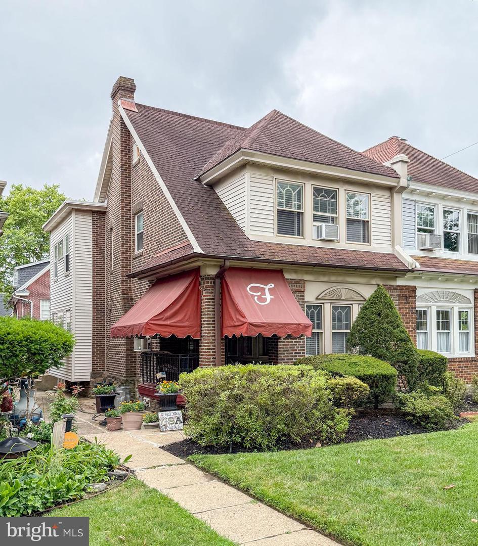 Property Photo: 1052 Allengrove Street PA 19124