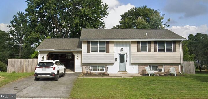 Property Photo: 111 Oxford Drive PA 17543