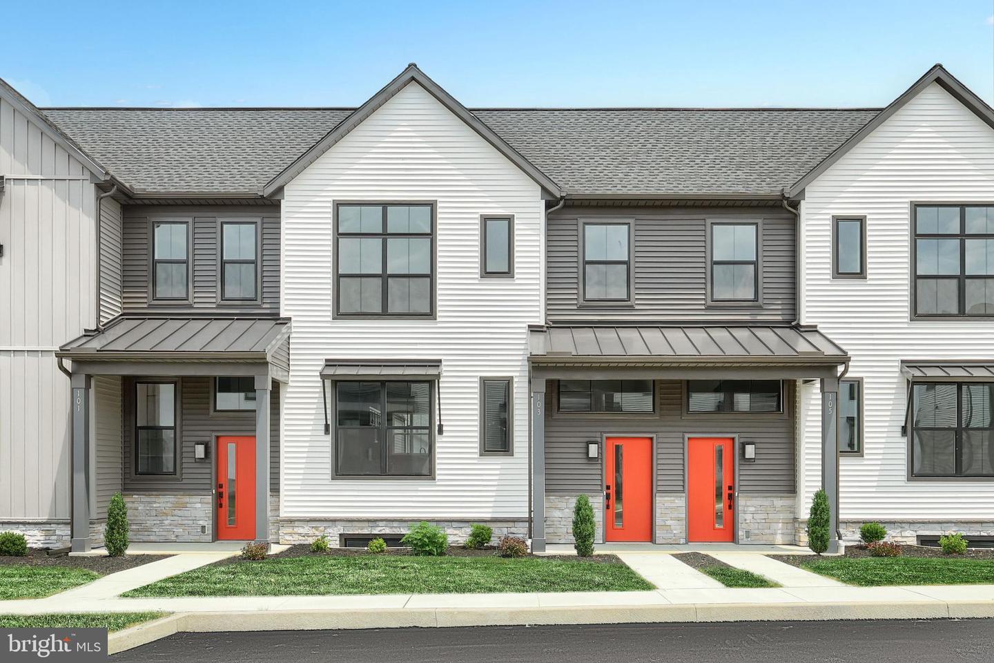 103 Madison Drive  Mechanicsburg PA 17055 photo