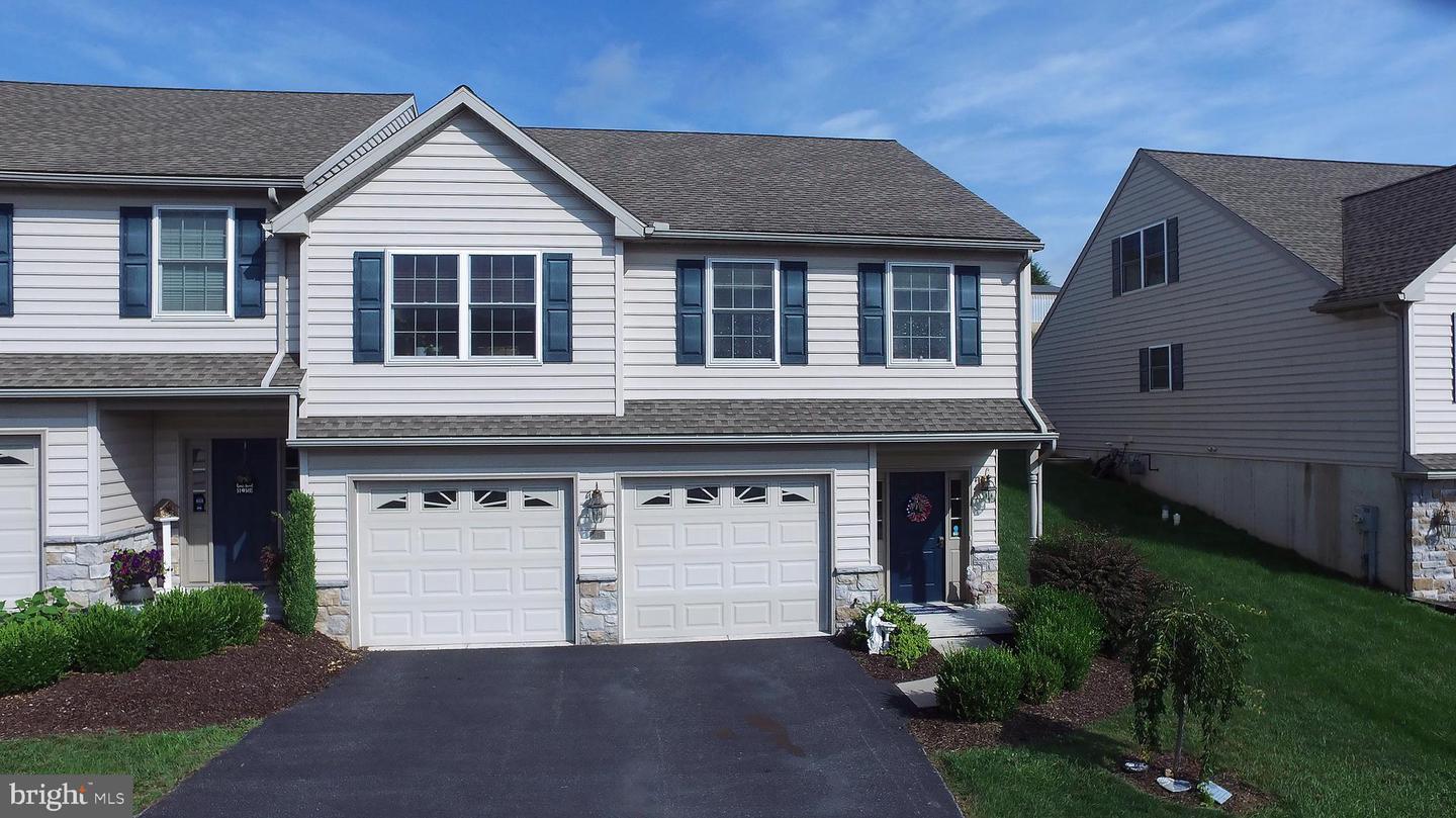 47 Woodsedge Drive  Elizabethtown PA 17022 photo