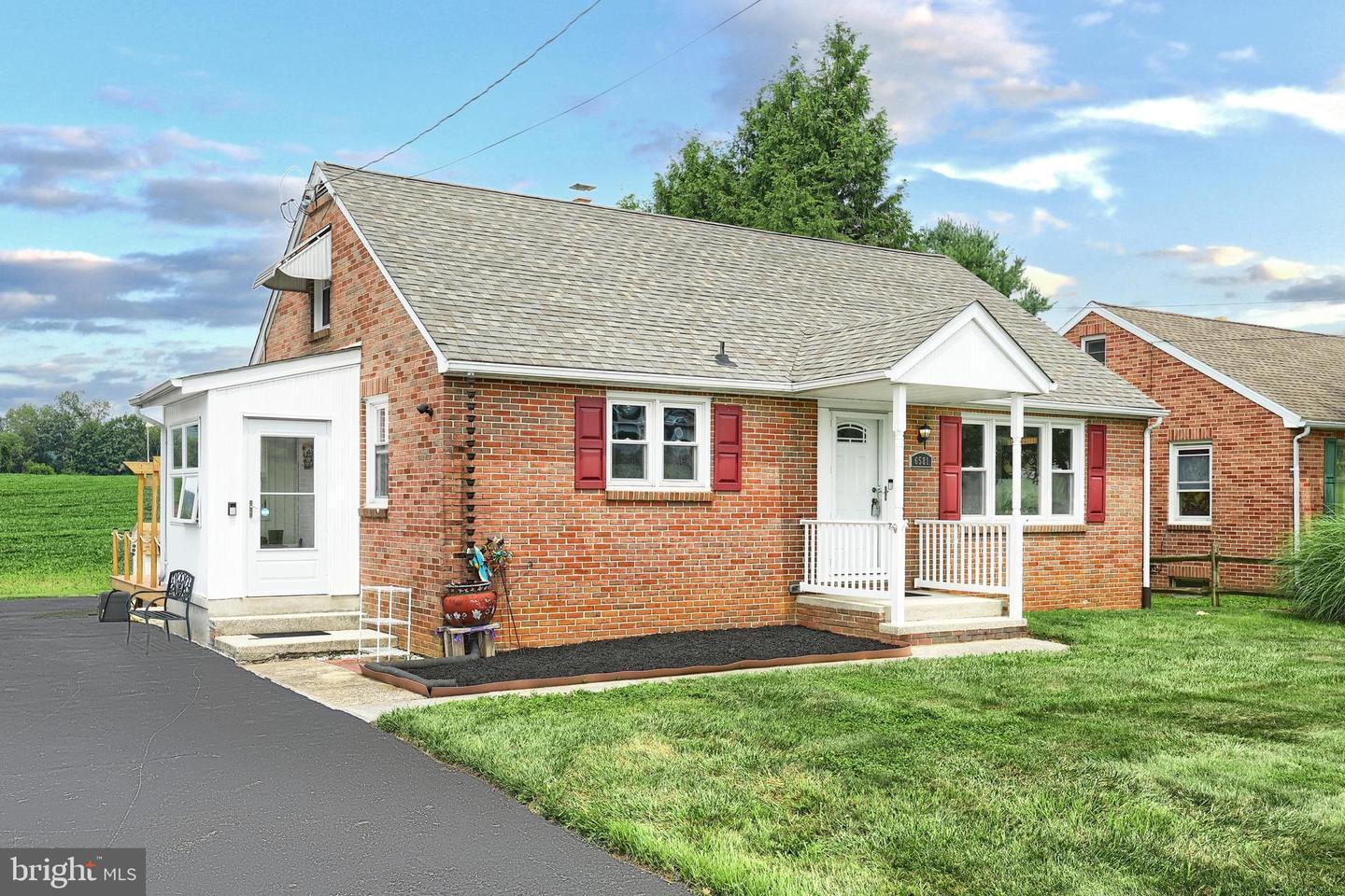 Property Photo: 6581 York Road PA 17362