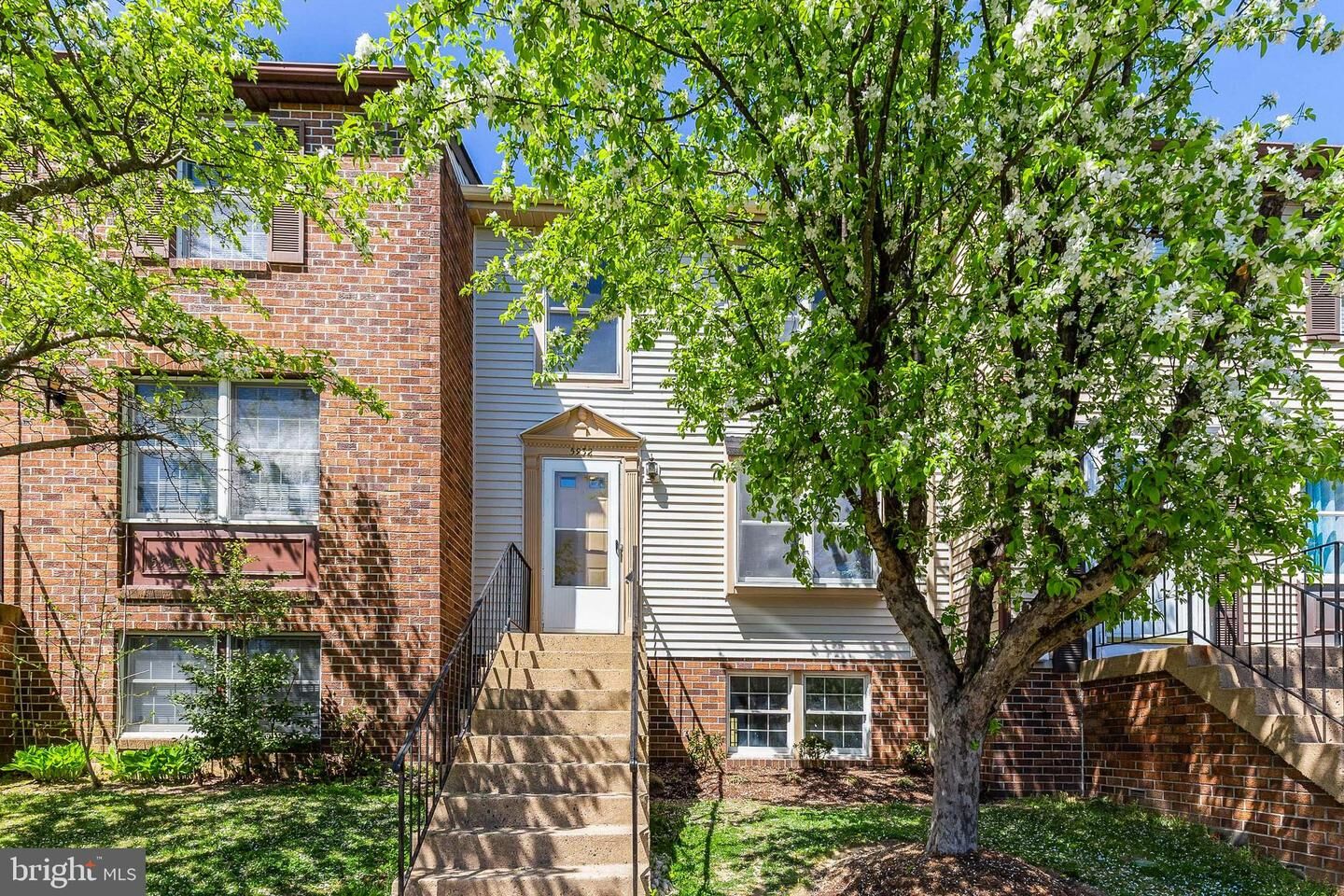 Property Photo: 5932 Spruce Run Court VA 20121