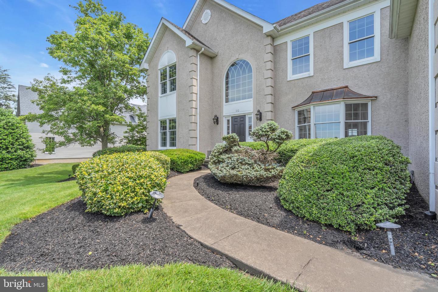 Property Photo:  110 Muirfield Court  NJ 08057 